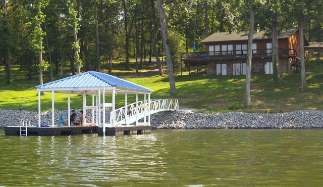 KY Lake Arts & Crafts Cedar Shake Home/On-site Boat Rentals with Private Dock