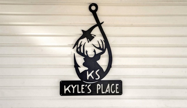 Kyle's Place is a relaxing retreat in close proximity to Smith Mountain Lake.