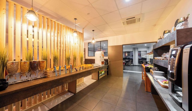 Kyriad Dijon Sud - Longvic