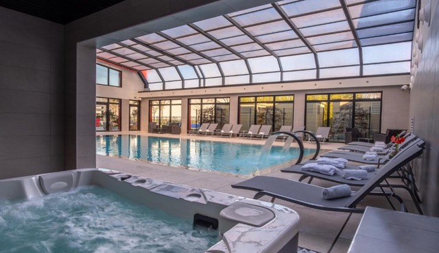 Kyriad Prestige Lyon Est - Saint Priest Eurexpo Hotel and SPA