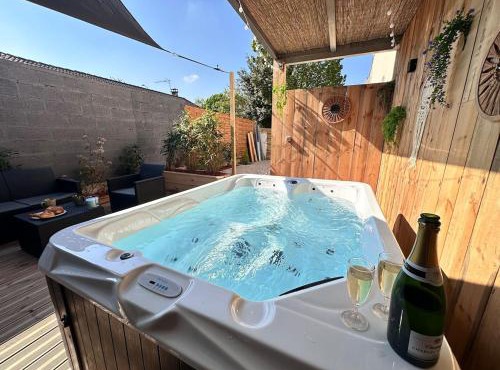 L échappée Rémoise, jacuzzi proche caves champagne