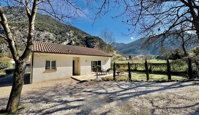 L'Écrin d'Ussat ✨Modern comfort & stunning mountain views!