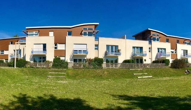 L'Évéa Garden: garden, private parking, tennis court