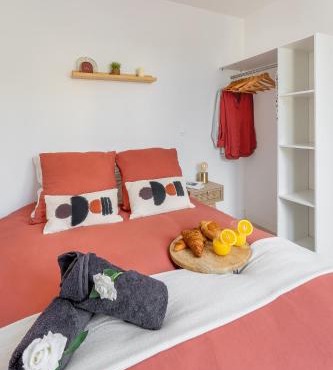 L'écrin des Bois - Proche aéroport Beauvais, Chantilly, forêt de Hez-Froidmont, parking public gratuit, Wifi & Netflix