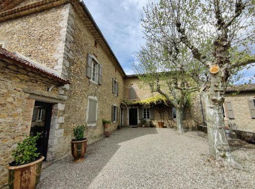 L'étoffe, charmante chambre au Mas des Roses