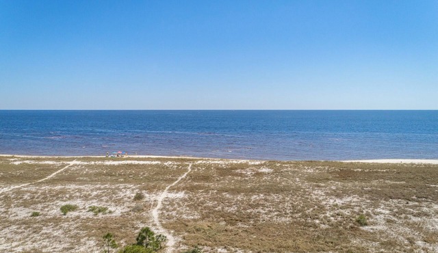 "L'Abri Sunrise" Secluded Bald Point Beachfront Haven with Screened Porch & Pet-Friendly Charm!