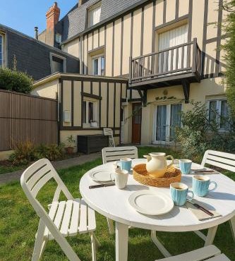 L'Acacia, F2 terrasse et jardin,plage à 400mètres