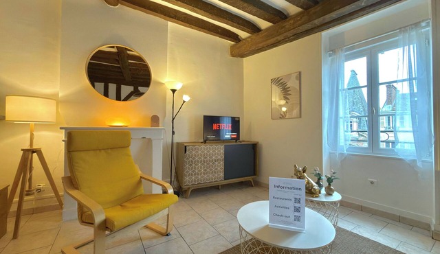 L’Adresse Secrète - Three Bedroom Apartment, Sleeps 4