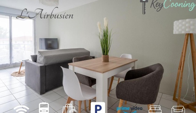 L'Airbusien - Terrasse et parking - Airbus à coté