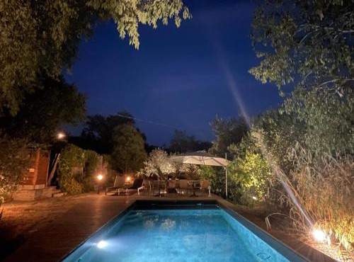 L Amourier chambres charme et confort avec Jacuzzi ou baignoire XXL