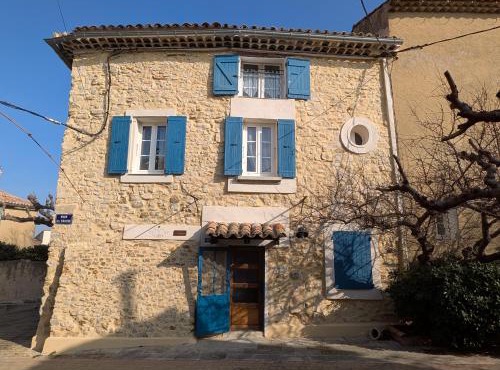 L'angélus, gîte de charme au coeur du vieux village de Sablet