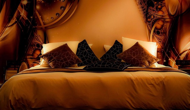 L'ApothéOse loveroom with jacuzzi, sauna and hammam in Brittany