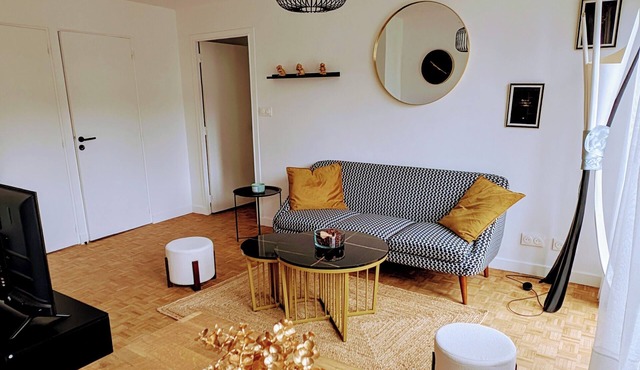 L'appart le 19, F3 near center with cathedral view