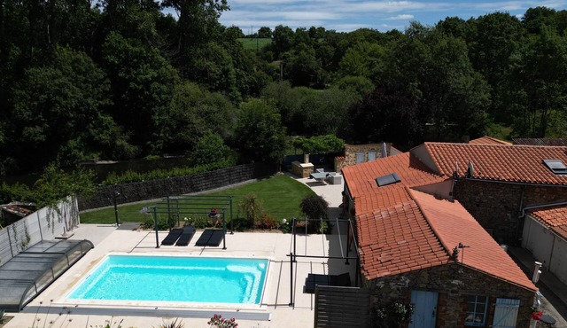 L'Aqual'Yon, gay or libertine naturist guest house