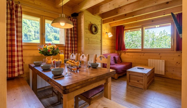 L'Aravis-Apartment-Superior-Ensuite with Bath-Mountain view