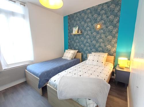 L'artistique, Maison pour 5 personnes, 2 chambres, stationnement gratuit, spacieux, atypique