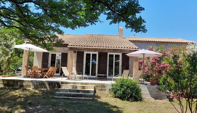 l'ASCOSU, spacious villa between sea and mountains