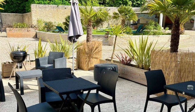 L'Aster, with pool access and jacuzzi