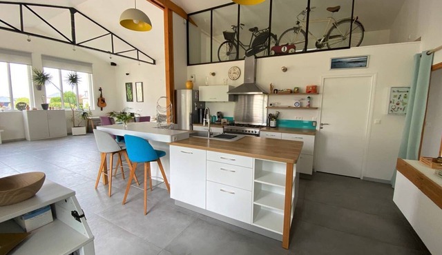 L'Atelier, a pretty, recently built loft-style house with tasteful decor, close to the port,.