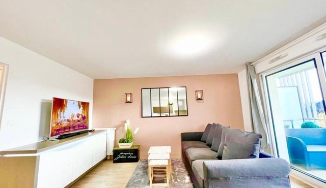 L'atelier Chic - Wifi fibre - Parking privée - Balcon - NETFLIX