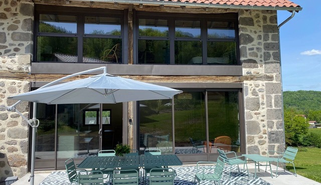 L'ATELIER DE PAPY 4* House with swimming pool, in the Cantal countryside