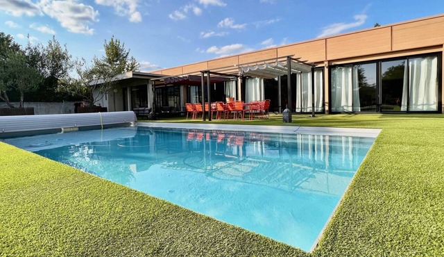 L'atelier Insolite - Heated Pool