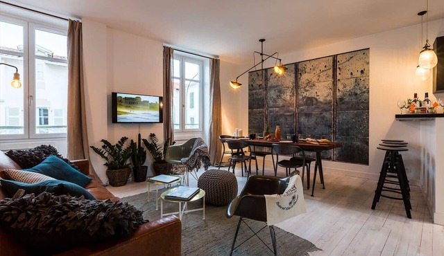 L'ATELIER KEYWEEK Vintage Duplex Apartment with Parking Biarritz Center