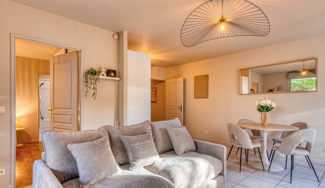 L’Atmosphère – Agréable T2 avec terrasse – 2 pers – Tram T5