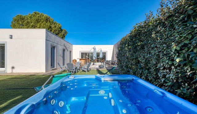 "L'Atrium"-Villa de standing -Piscine-Spa-Salle de jeux