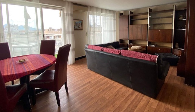 'L'Authentique' Large family apt Baille