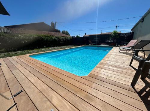 L'authentique - maison chic avec piscine - rouge