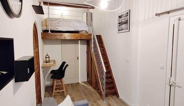 L'Authentique - studio, heart of the Port area, AC