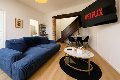 L'Azur - By BEST KEYS - Duplex Élégant Rénové - 5 min Gare - Fibre Ultra Rapide - Bureau Télétravail - Smart TV & Canapé XXL