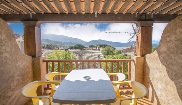 L'Azzura 80m from the Beach – Sea and Mountain View, Private Terrace, Air Conditioning and Wi-Fi