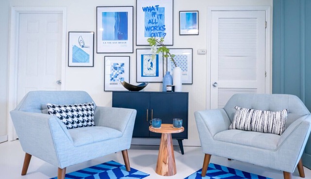 [L] Blue Loft- 4 Min from KU/Mass/Very Private!