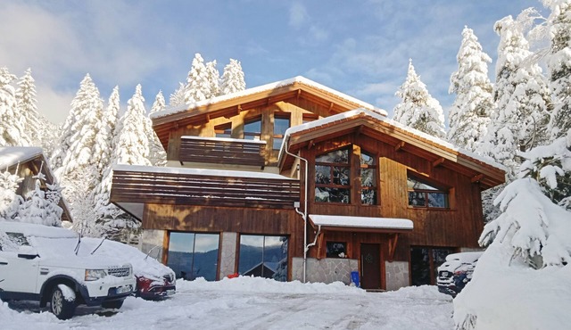L'eau Vive. Chalet with indoor pool. Ideal for families.
