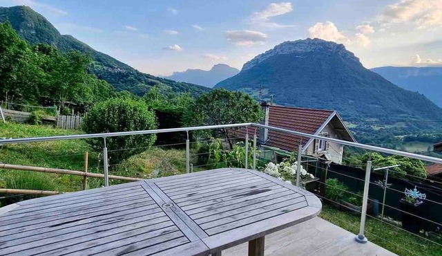 L’Echappée en Chartreuse – Peaceful Home with Mountain Views