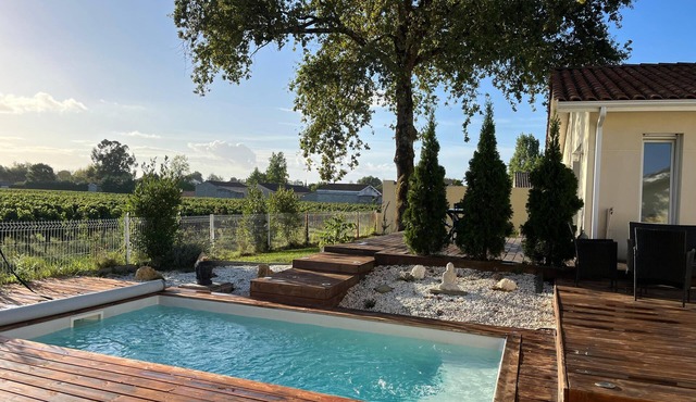 L'Echappée médocaine - Gîtes 10 p Piscine et Jacuzzi au bord des vignes