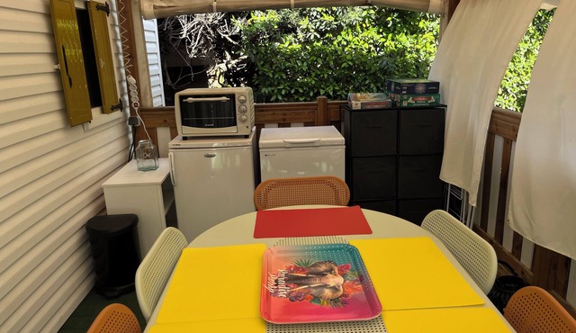 L'Echappée Belle by Sandra and Nico, comfortable mobile home in Camargue in 4 *.