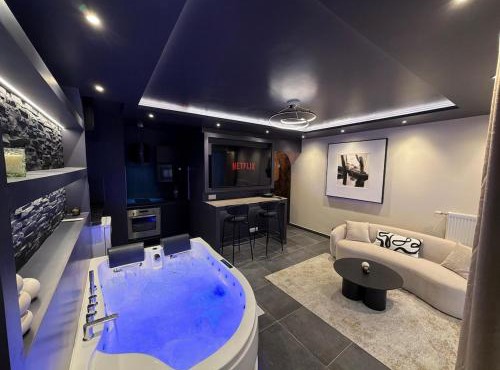 L'Écrin Beige - Immersive suite with private Jacuzzi
