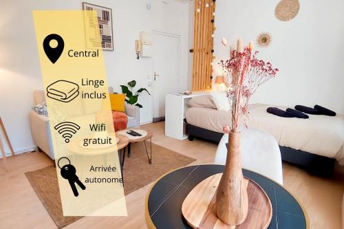L'Ecrin du Château Séjour à 2, études, professionnels à CAEN Studio calme face au Château linge et wifi inclus