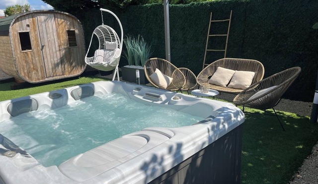 L'Écrin de Détente - A 100% private haven of peace with jacuzzi, sauna and swimming pool