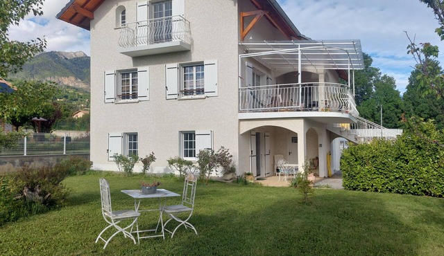 L'Ecrin is a 3-star furnished tourist accommodation.