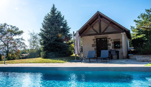 L'Eden de Georges - relaxation with heated pool and private out-door escape range