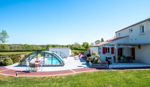 L'ÉDEN DE LA HAUTE FORÊT - Rated 4 stars - Sleeps 12 - Heated pool