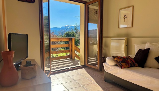 L'Eglantier gîte in drome provençale facing Mont Ventoux, nature pool