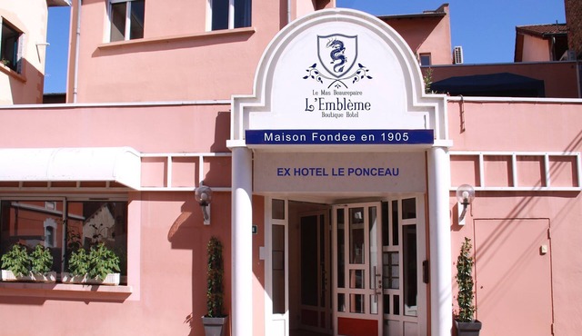 L'Embleme Boutique Hotel