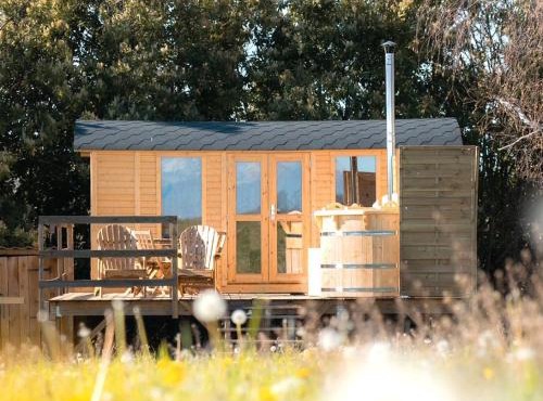 L'enclave Insolite - Cabanes avec Piscine et Bains Nordiques