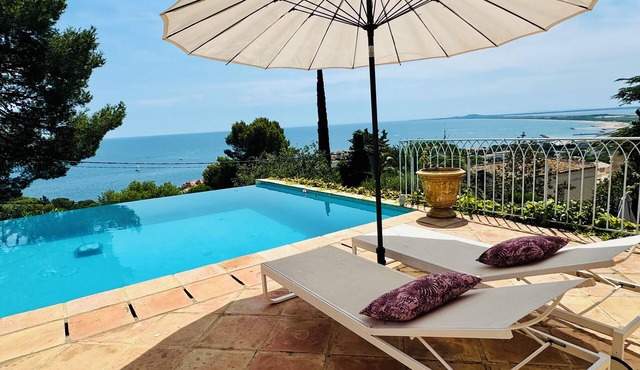 L'Equinoxe, exceptional sea and pond view, 4 STARS