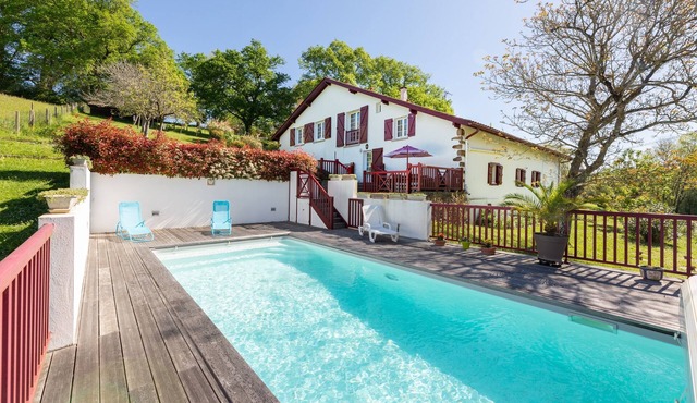 L'Errekaldea - Vue montagne et piscine privée